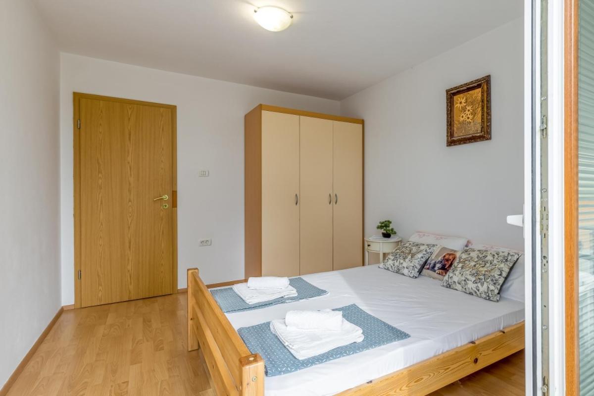 Apartment Between The Vineyard Ankaran Extérieur photo